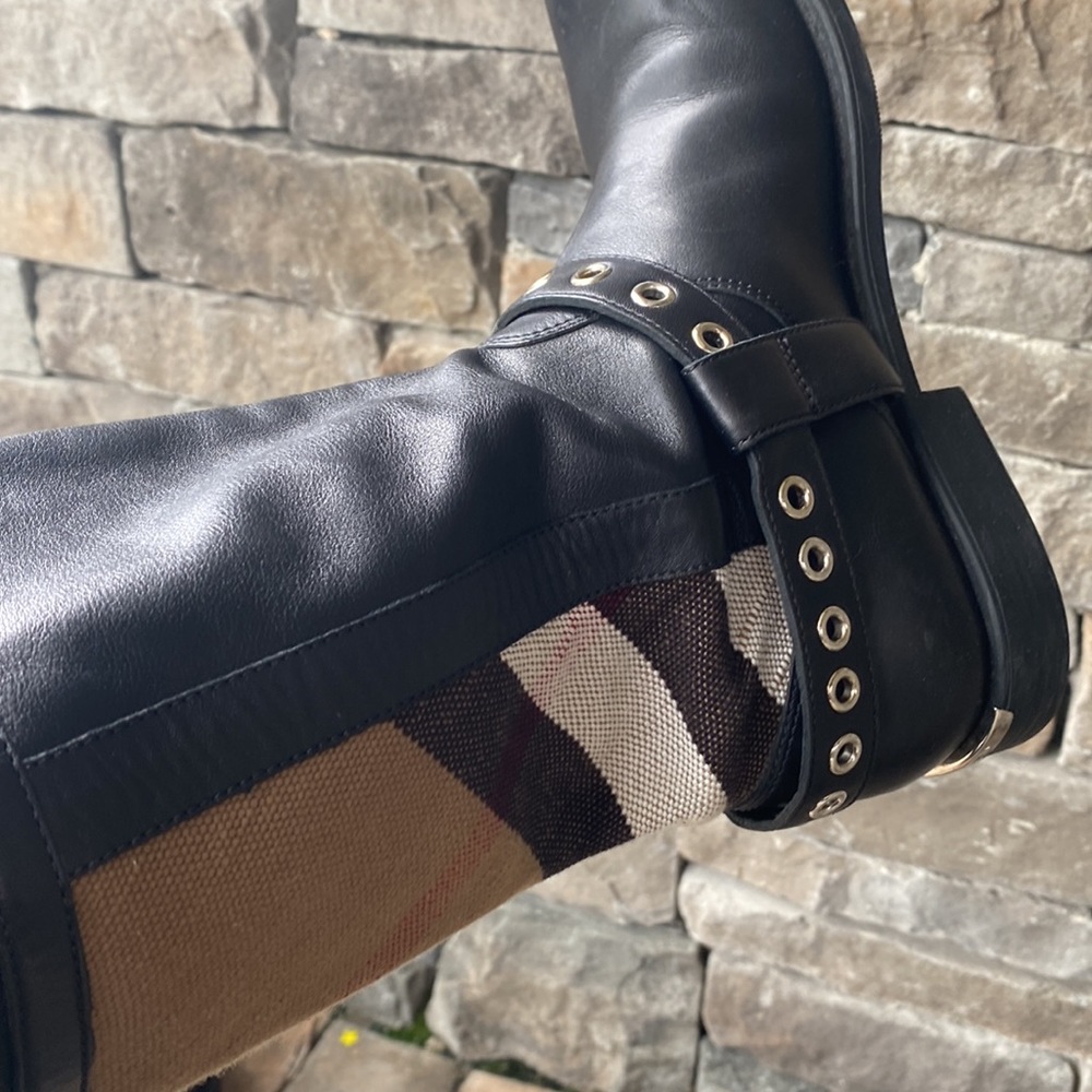 Burberry women's boots size 36 - Picture 2 of 15